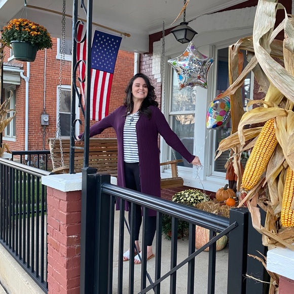 Meet your Posher, Taylor - Picture 2 of 10